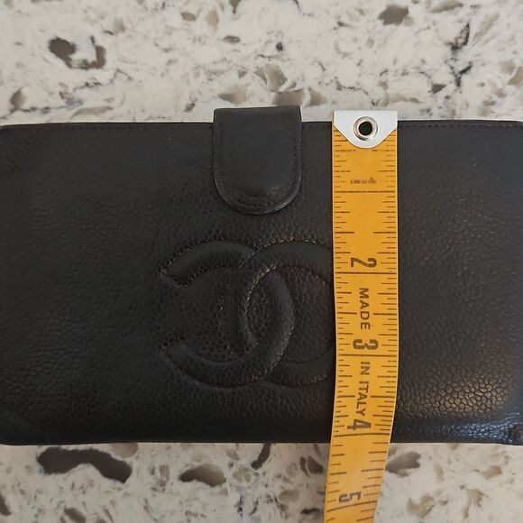 Chanel Caviar Timeless CC Black Leather Wallet with Kisslock Closure - Picture 16 of 17
